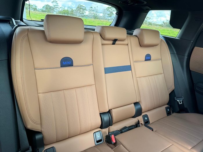 2025 MINI Countryman S Favoured