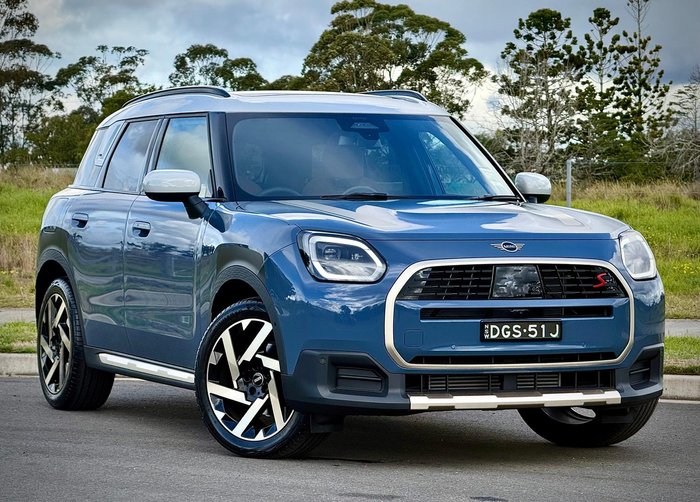 2025 MINI Countryman S Favoured