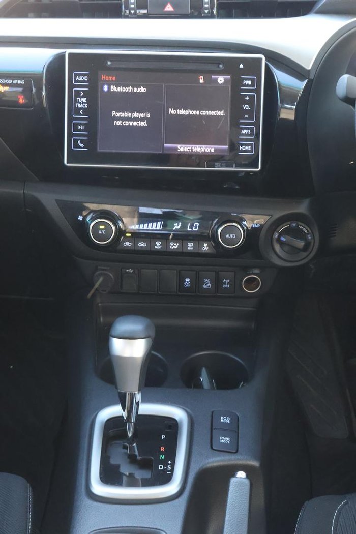 2020 Toyota Hilux SR5