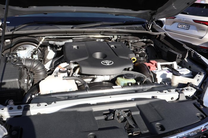 2020 Toyota Hilux SR5
