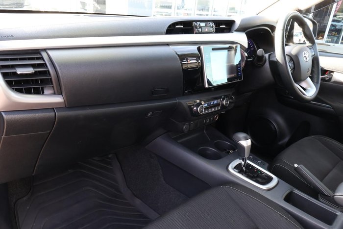 2020 Toyota Hilux SR5