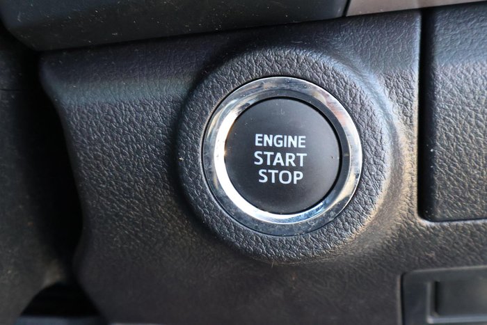 2020 Toyota Hilux SR5