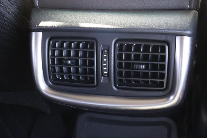 2020 Toyota Hilux SR5