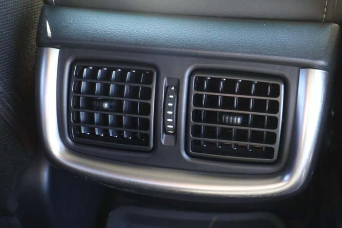 2020 Toyota Hilux SR5