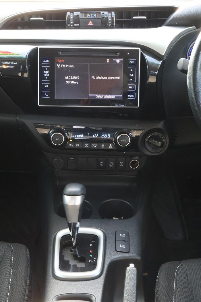 2020 Toyota Hilux SR5