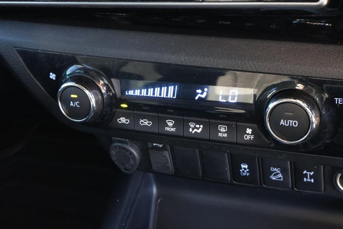 2020 Toyota Hilux SR5