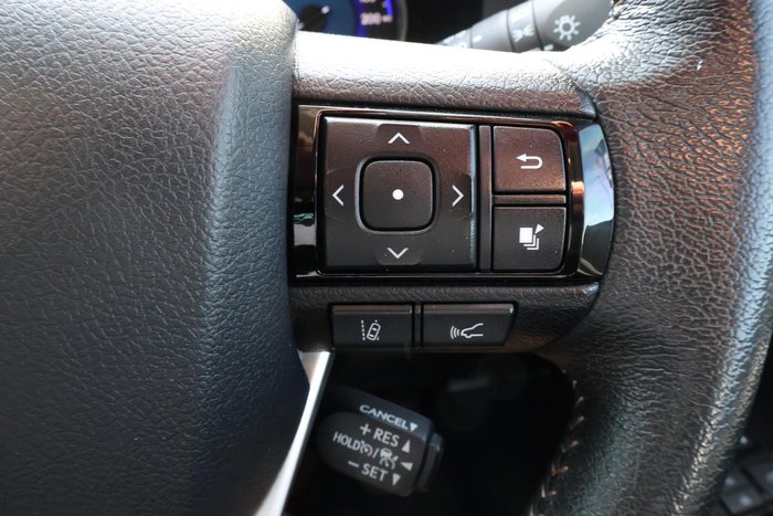 2020 Toyota Hilux SR5