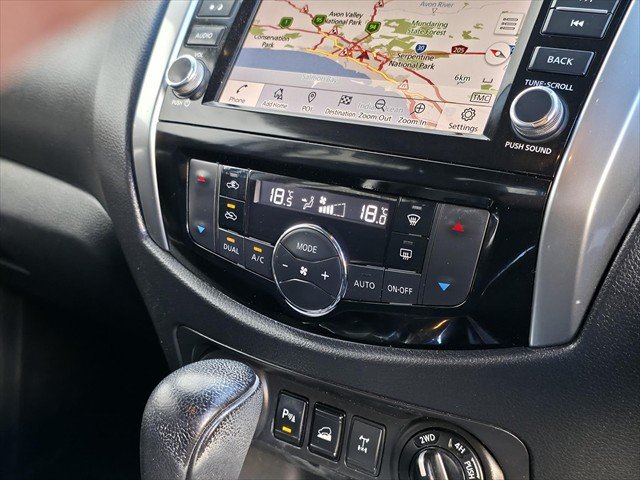 2022 Nissan Navara ST-X