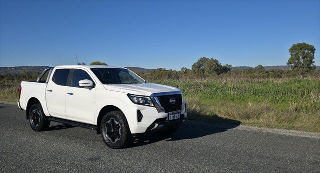2022 Nissan Navara ST-X
