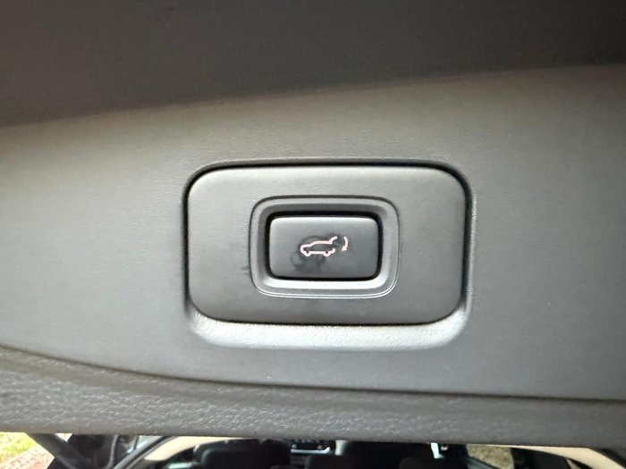 2025 Isuzu MU-X LS-U