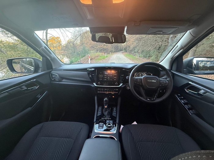 2025 Isuzu MU-X LS-U