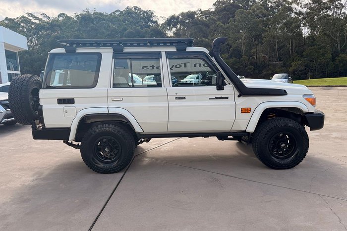 2023 Toyota Landcruiser GXL
