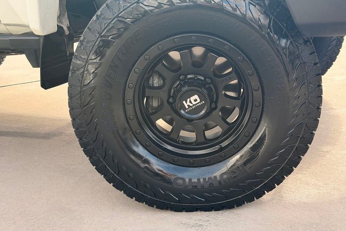 2023 Toyota Landcruiser GXL