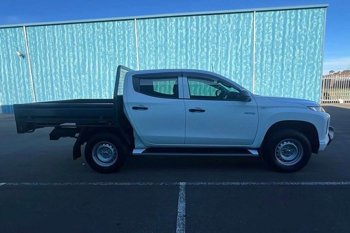 2021 Mitsubishi Triton GLX