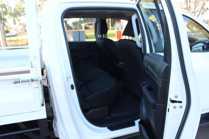 2023 Toyota Hilux SR