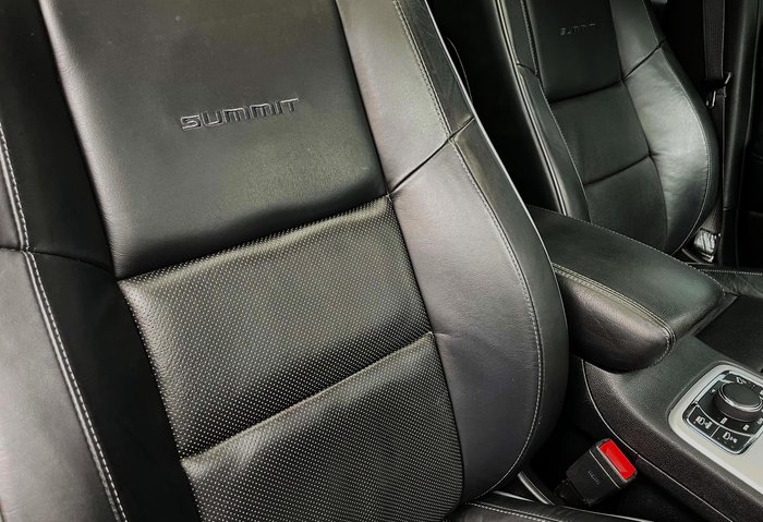 2020 Jeep Grand Cherokee Summit