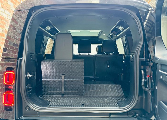 2022 Land Rover Defender 110 P400 X-Dynamic HSE
