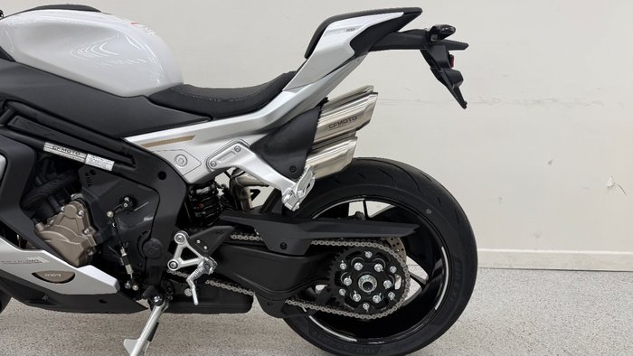 2026 CFMOTO 750SR-S Sports White
