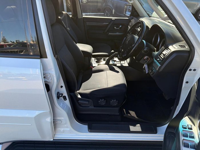 2019 Mitsubishi Pajero GLX