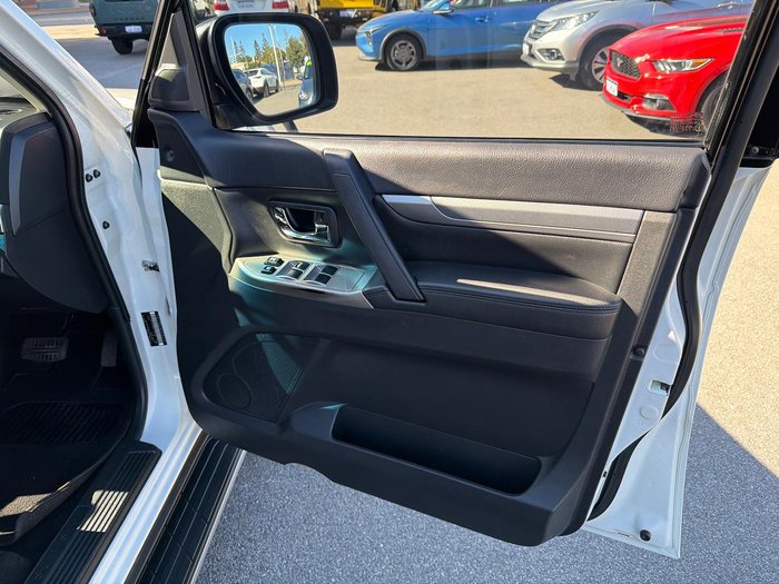 2019 Mitsubishi Pajero GLX