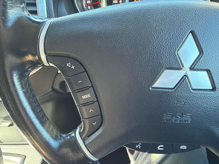 2019 Mitsubishi Pajero GLX