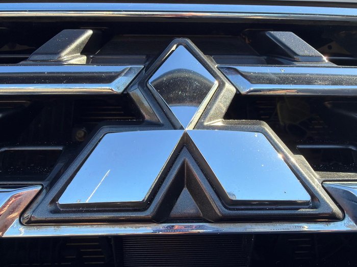 2019 Mitsubishi Pajero GLX
