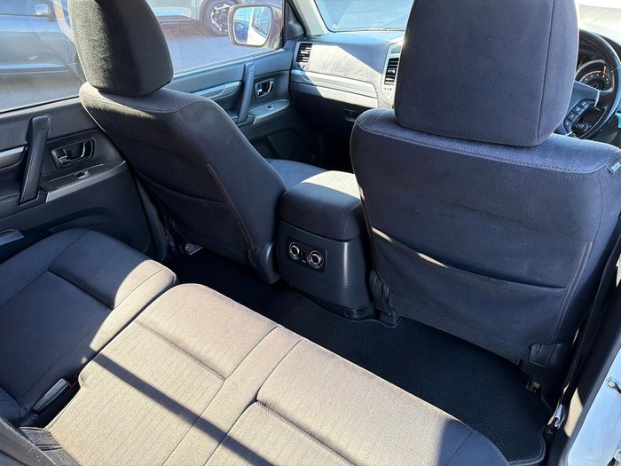 2019 Mitsubishi Pajero GLX