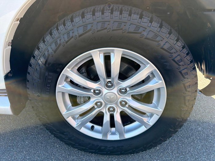 2019 Mitsubishi Pajero GLX