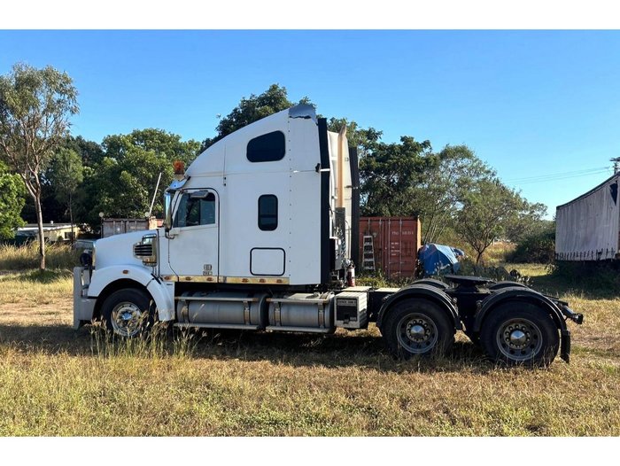 2015 Freightliner Coronado FLX