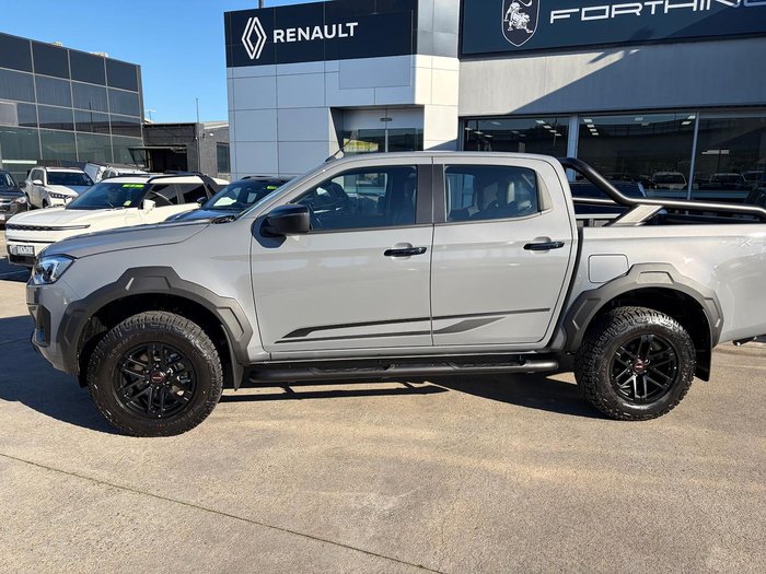 2025 Isuzu D-MAX BLADE