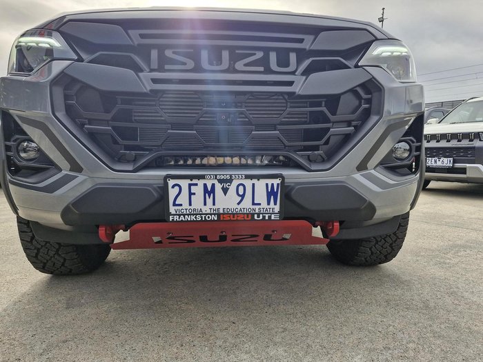 2025 Isuzu D-MAX BLADE