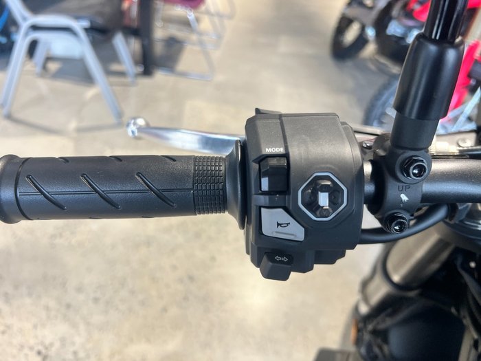 2025 Honda CB750 (HORNET) BLACK