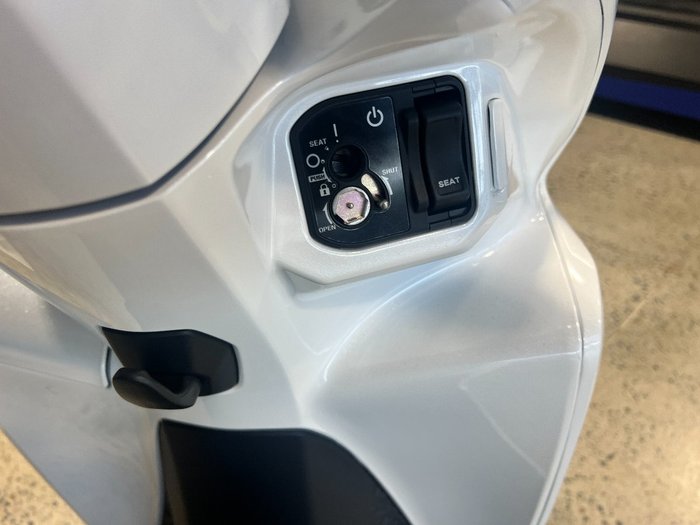 2027 Honda NSC110 DIO WHITE