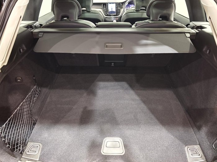 2022 Volvo XC60 Ultimate B6 Dark