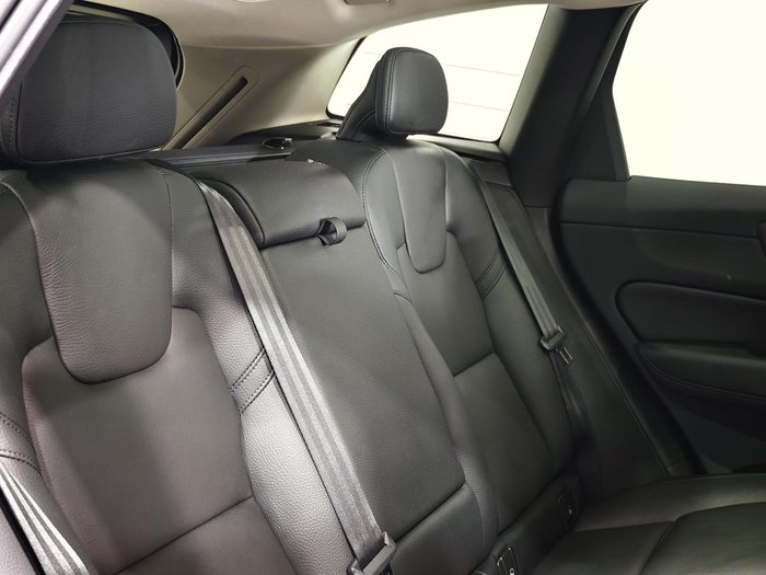 2022 Volvo XC60 Ultimate B6 Dark