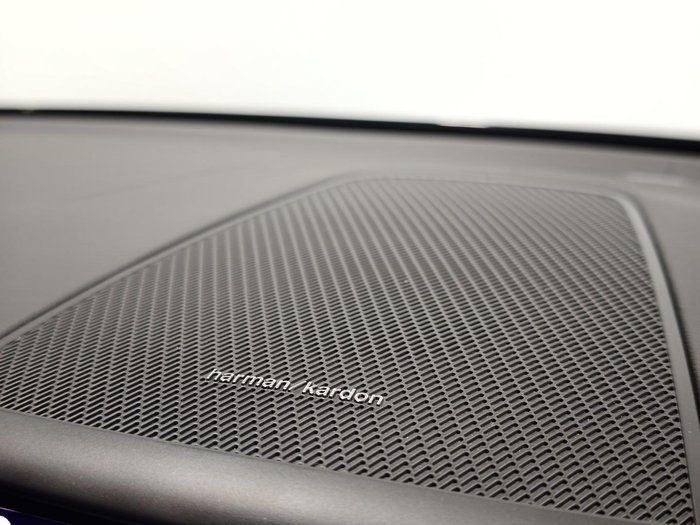 2022 Volvo XC60 Ultimate B6 Dark