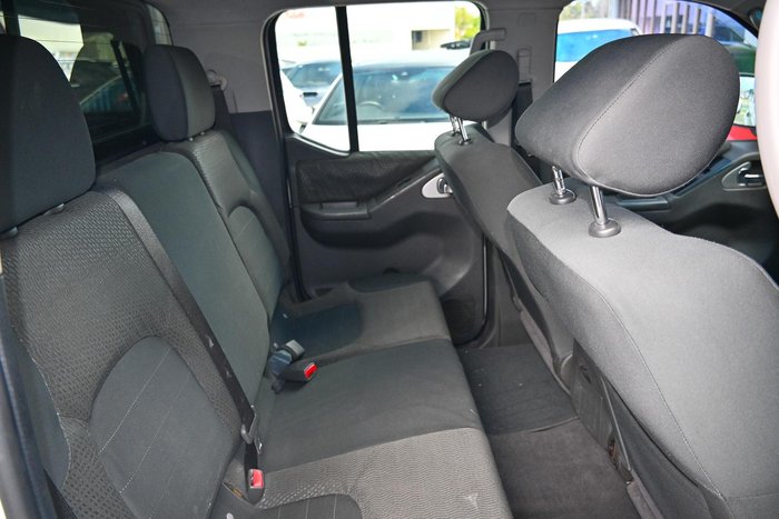 2011 Nissan Navara ST-X 550