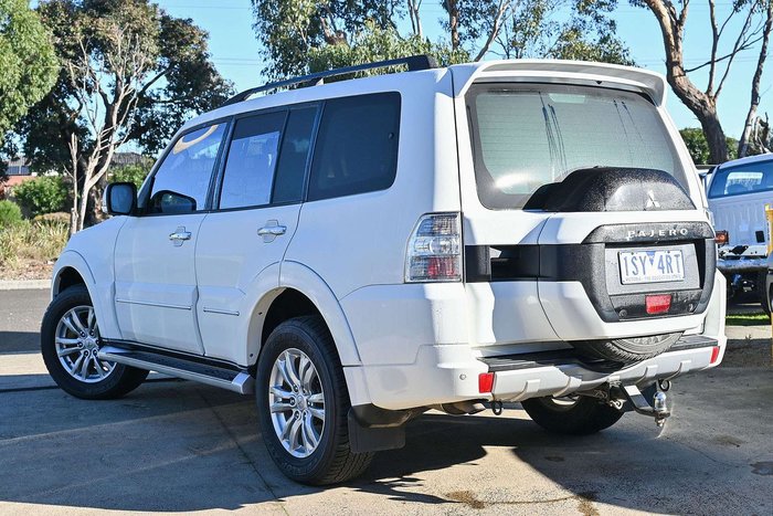 2018 Mitsubishi Pajero Exceed