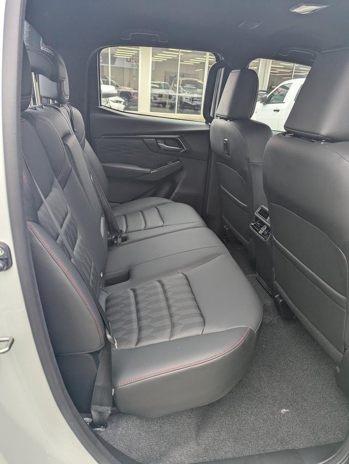 2026 Isuzu D-MAX X-TERRAIN MY25.5 4X4 Dual Range Mineral White