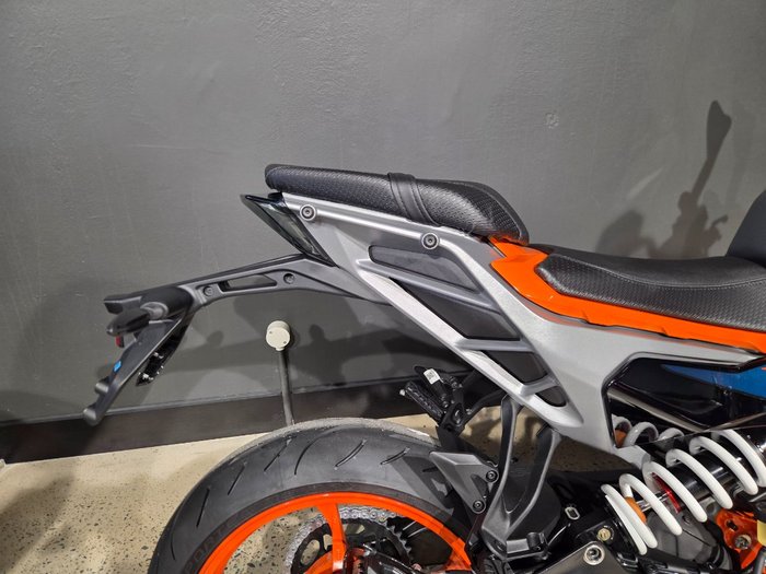 2025 Ktm 390 DUKE ORANGE