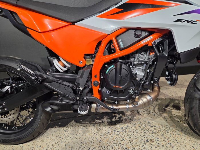 2026 Ktm 390 SMC R ORANGE