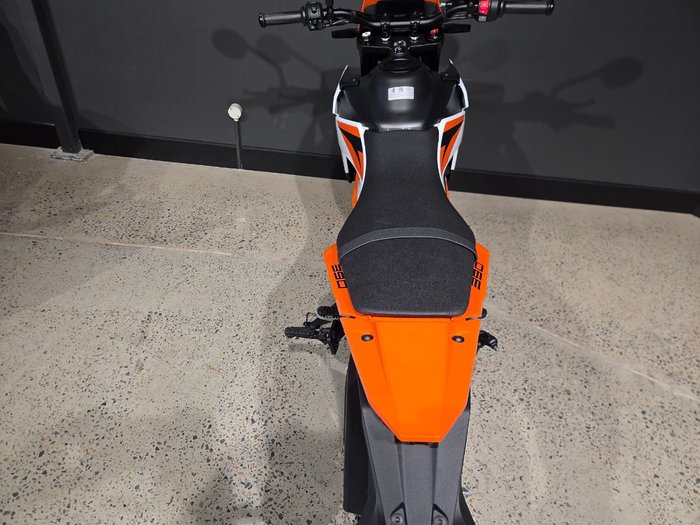 2026 Ktm 390 SMC R ORANGE