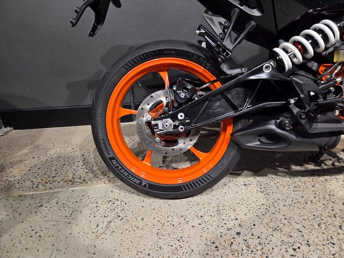 2025 Ktm 390 DUKE ORANGE