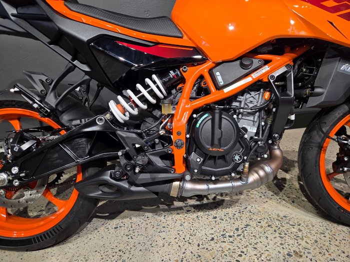 2025 Ktm 390 DUKE ORANGE