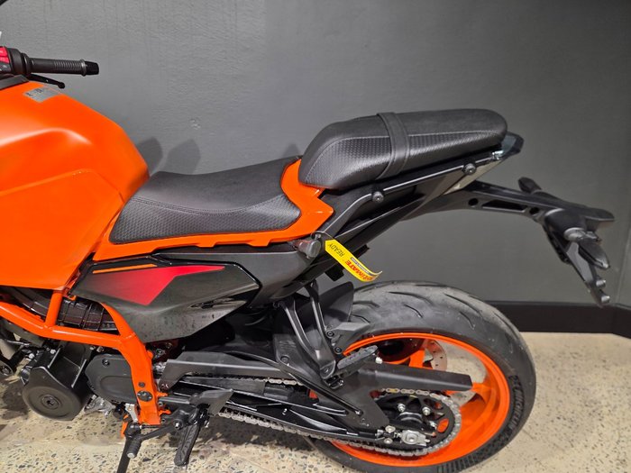 2025 Ktm 390 DUKE ORANGE