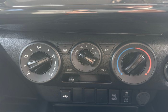 2023 Toyota Hilux SR