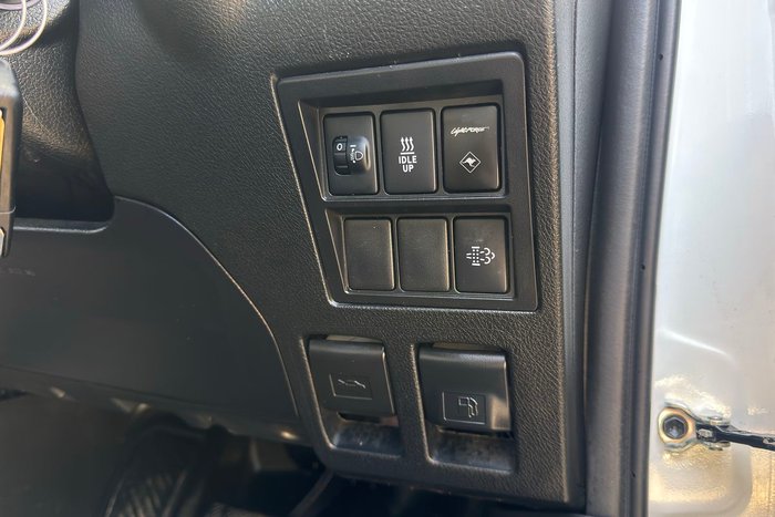 2023 Toyota Hilux SR