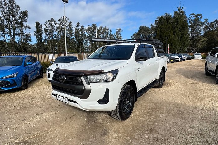 2023 Toyota Hilux SR