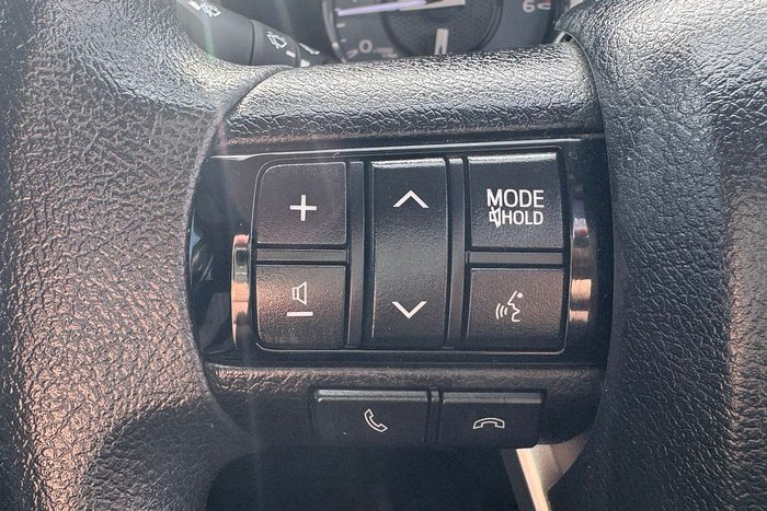 2023 Toyota Hilux SR