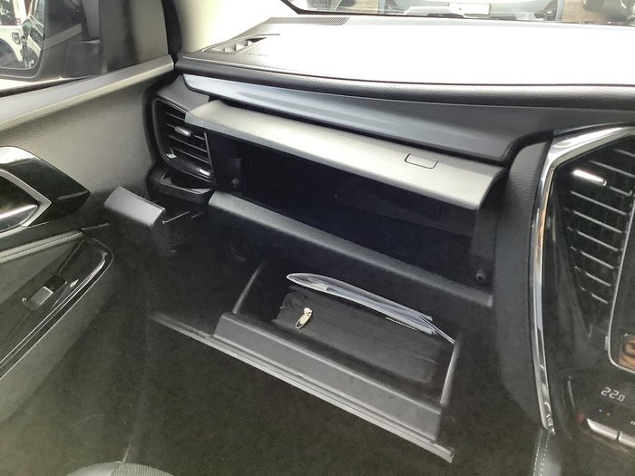 2022 Isuzu MU-X LS-T